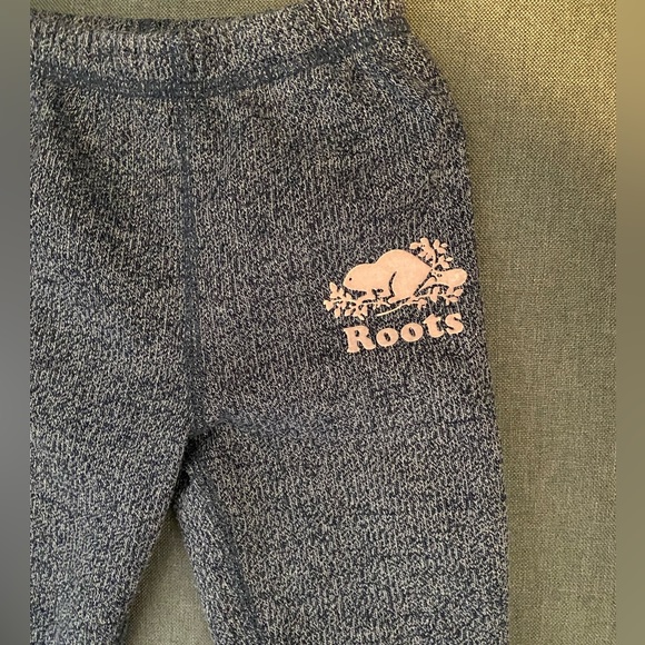 Baby girl Roots joggers - Picture 2 of 5
